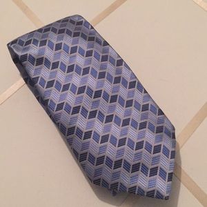 Men’s silk tie in blue tones